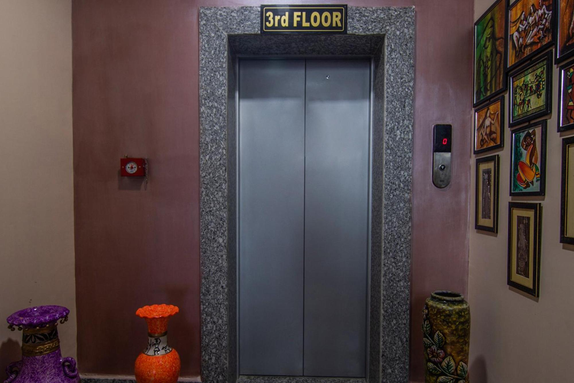 Hotel O Spectrum Residency Guwahati Buitenkant foto